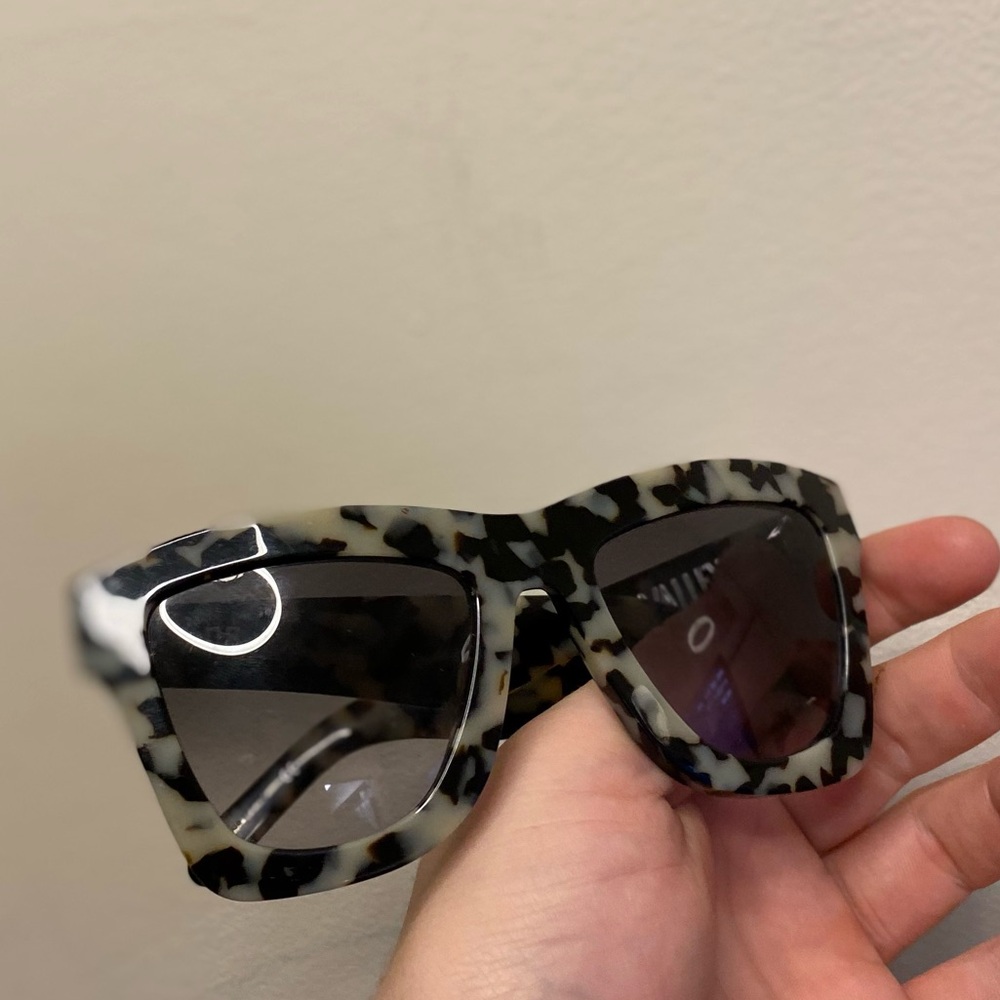 Valley Eyewear DB Tortoise Shell Sunglasses With Case Like New